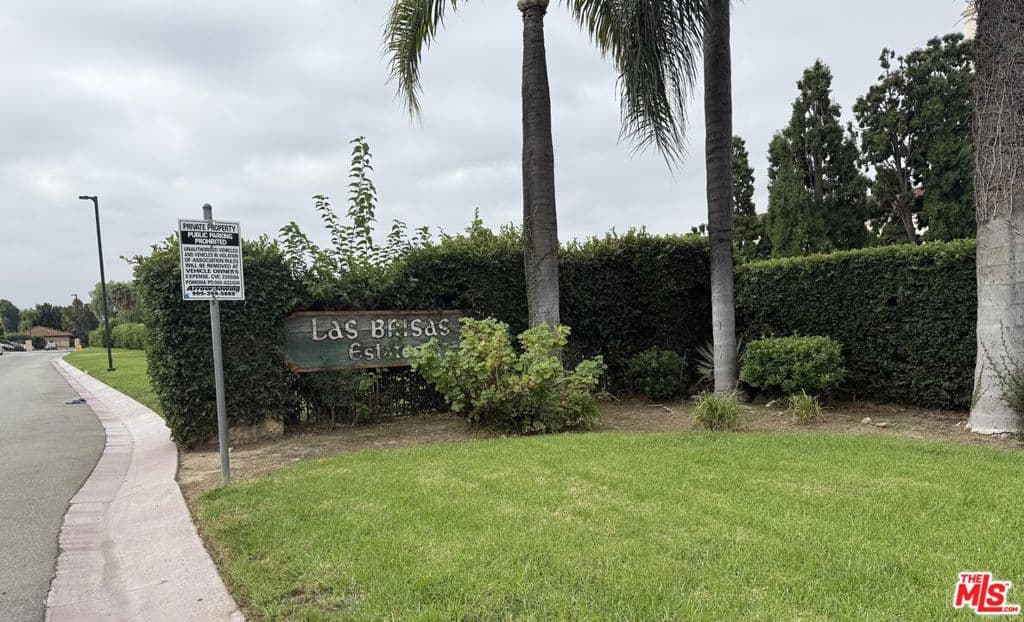 Home at 257 Las Brisas Circle, Pomona — photo 7 of 12