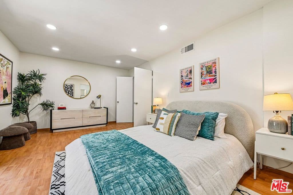 Condo at 1015 Arcadia Avenue 8, Arcadia — photo 8 of 10
