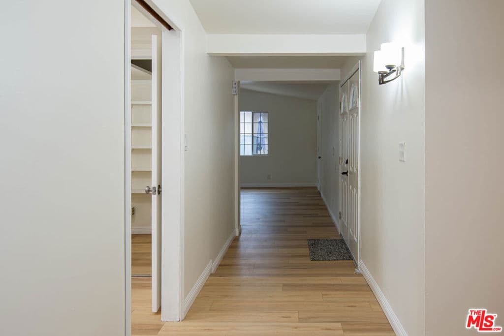 Home at 320 W Ashby Street, Azusa — photo 11 of 12