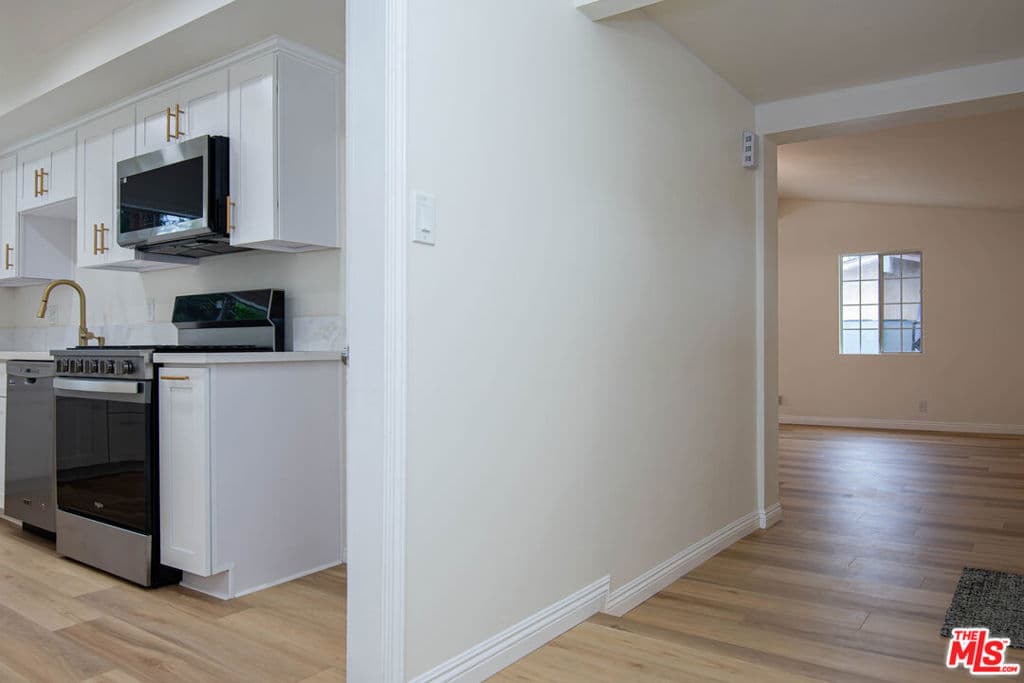Home at 320 W Ashby Street, Azusa — photo 5 of 12