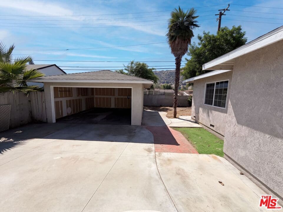 Home at 1844 Fleming Street, Pomona — photo 5 of 12