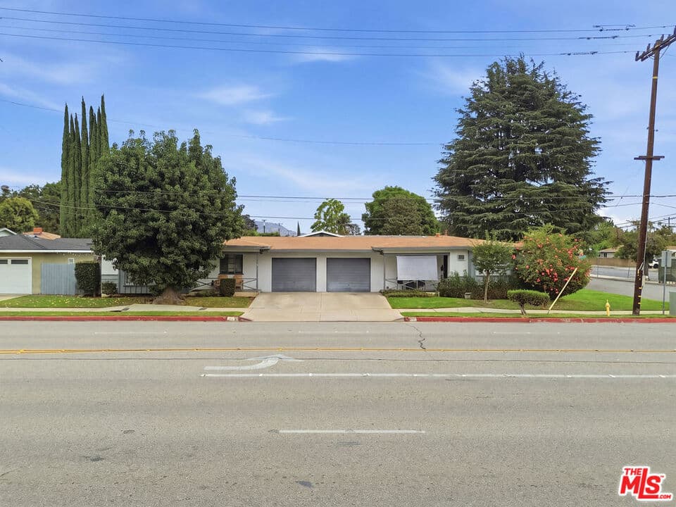 Home at 110 N Barranca Avenue, Glendora — photo 4 of 11