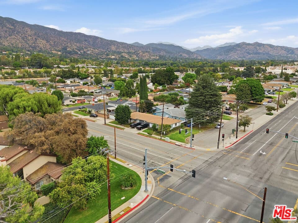 Home at 110 N Barranca Avenue, Glendora — photo 9 of 11