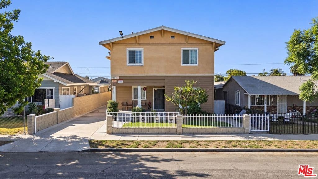 Home at 828 Hawthorne Place, Pomona — photo 1 of 11