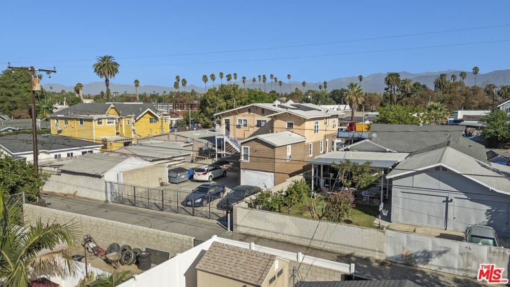 Home at 828 Hawthorne Place, Pomona — photo 5 of 11