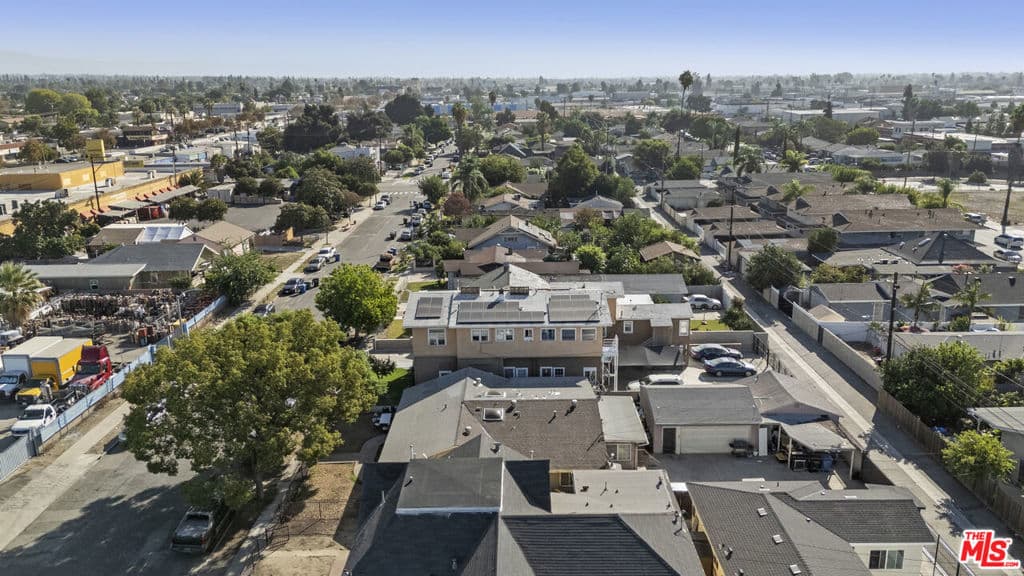Home at 828 Hawthorne Place, Pomona — photo 8 of 11