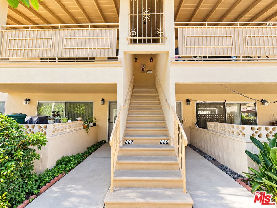 Condo at 471 W Duarte Road 227, Arcadia — photo 8 of 12