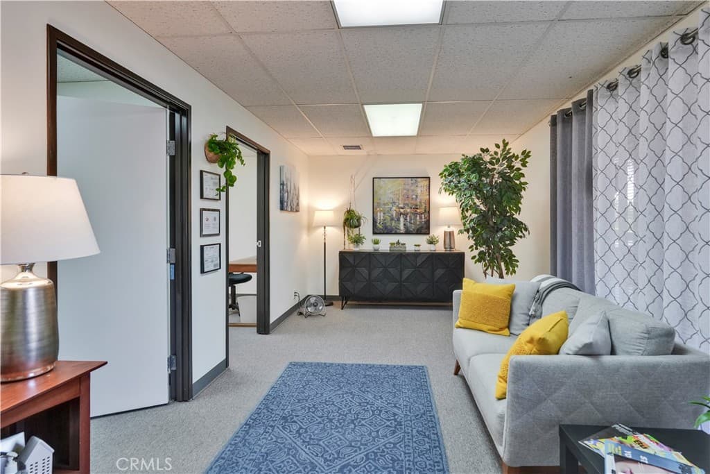 Home at 425 W Bonita Avenue, San Dimas — photo 10 of 12