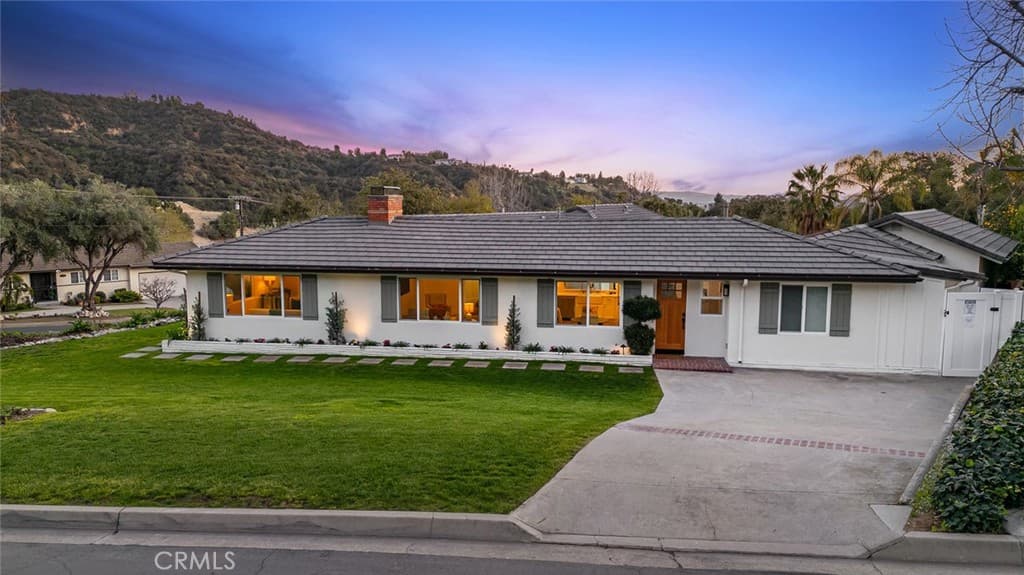 Home at 1985 Highland Oaks Drive, Arcadia — photo 5 of 12