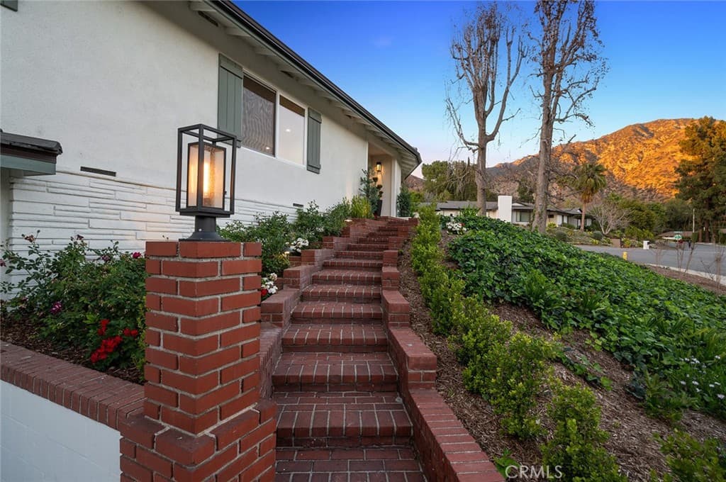 Home at 1985 Highland Oaks Drive, Arcadia — photo 6 of 12