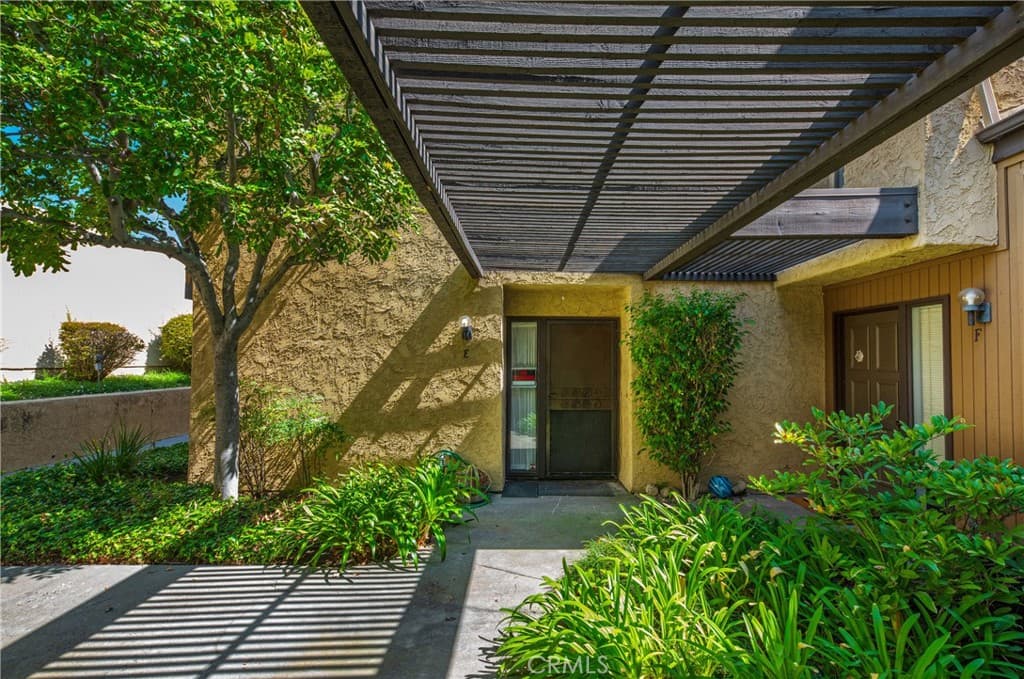 Condo at 267 Linwood Avenue E, Monrovia — photo 2 of 12
