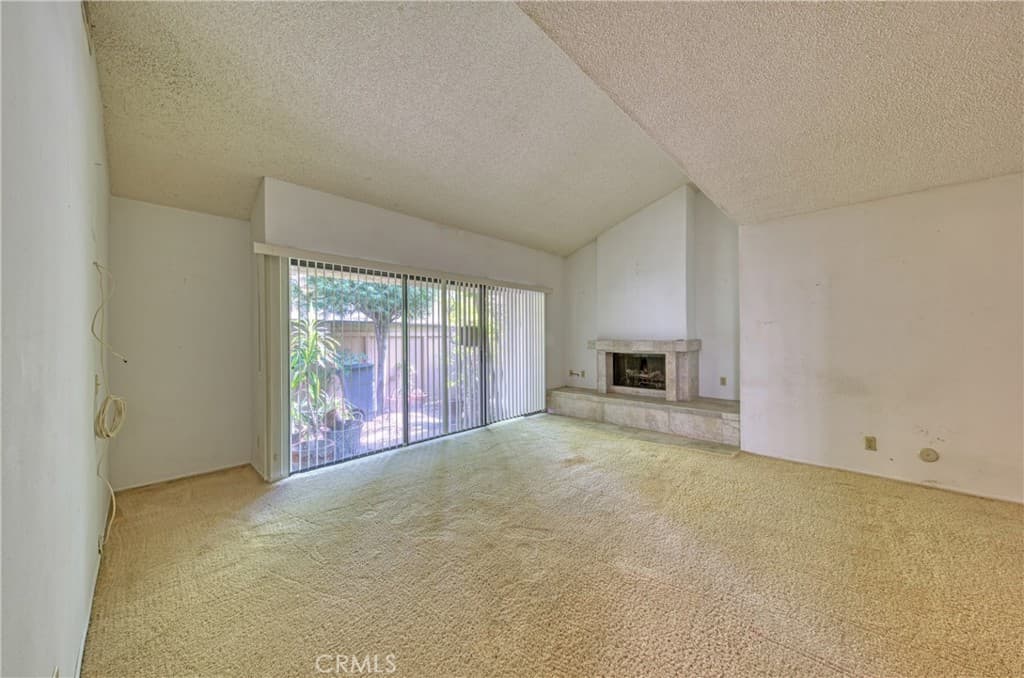 Condo at 267 Linwood Avenue E, Monrovia — photo 3 of 12