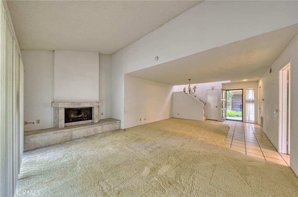 Condo at 267 Linwood Avenue E, Monrovia — photo 4 of 12