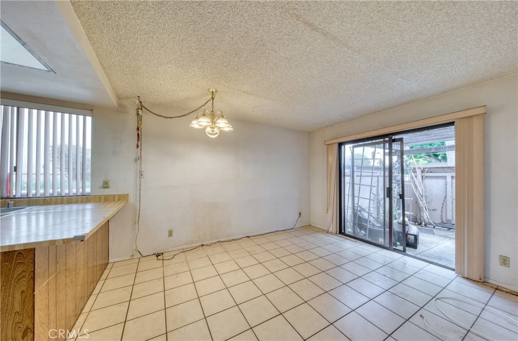 Condo at 267 Linwood Avenue E, Monrovia — photo 9 of 12