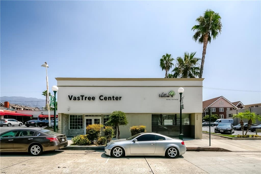 Commercial at 220 218-220 S Myrtle Avenue, Monrovia — photo 2 of 12