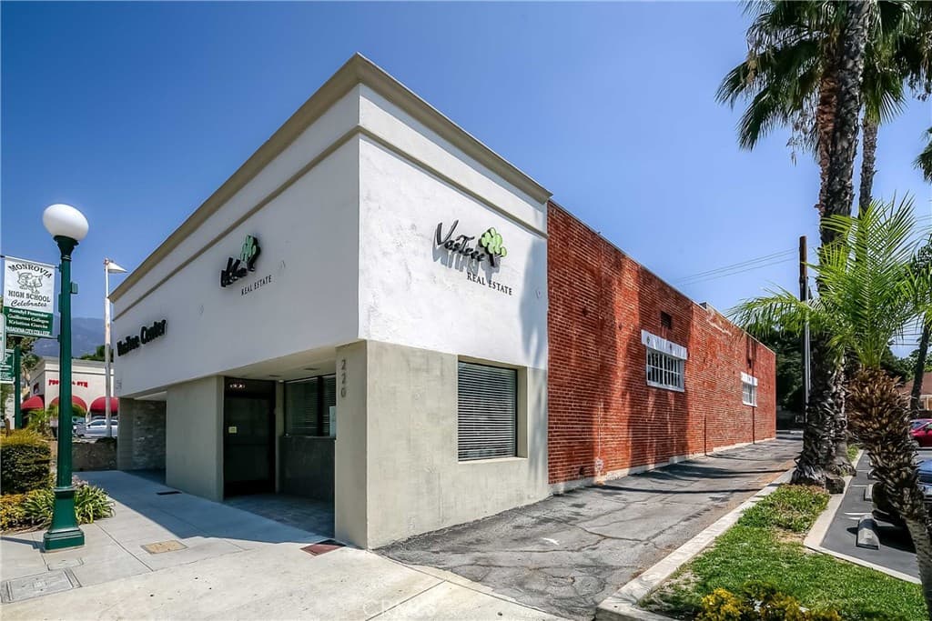 Commercial at 220 218-220 S Myrtle Avenue, Monrovia — photo 3 of 12