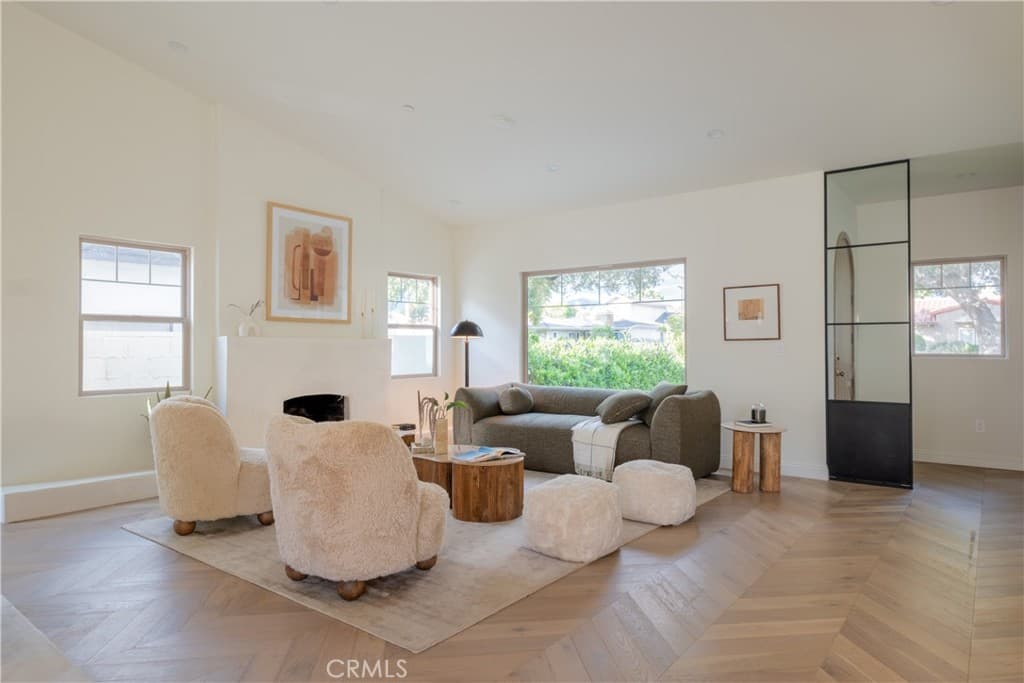 Home at 5731 Oak Avenue, Temple City — photo 4 of 12