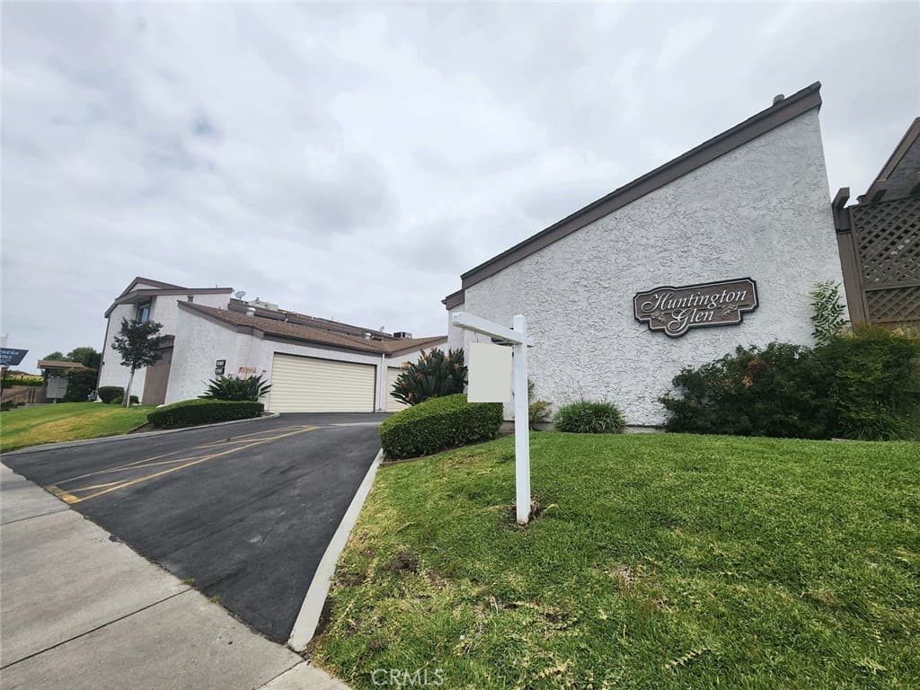 Townhouse at 1047 E Huntington Drive C, Monrovia — photo 1 of 12