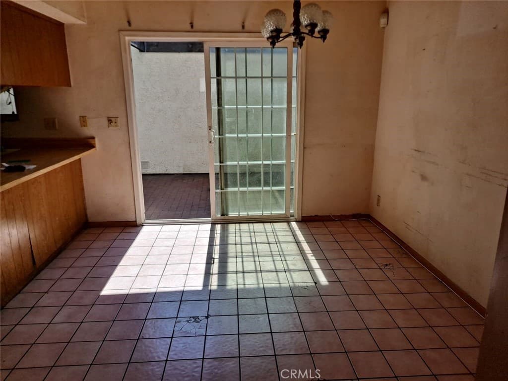 Townhouse at 1047 E Huntington Drive C, Monrovia — photo 9 of 12