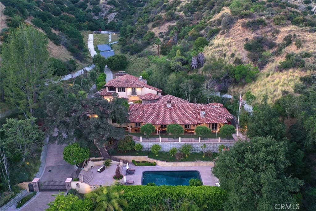 Home at 905 Crescent, Monrovia — photo 1 of 12