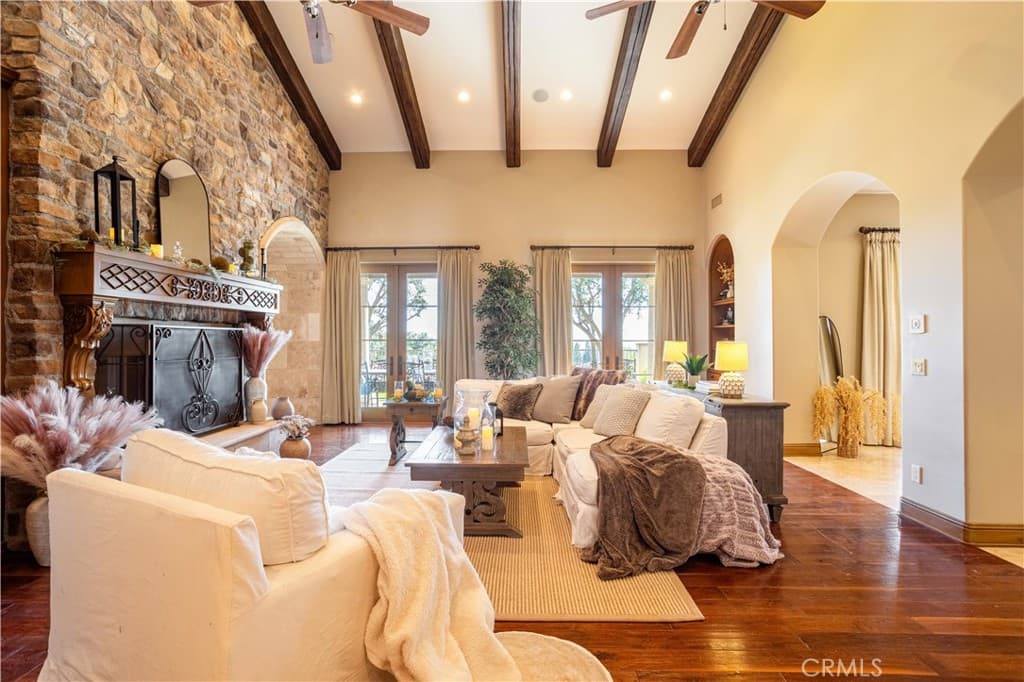 Home at 905 Crescent, Monrovia — photo 10 of 12