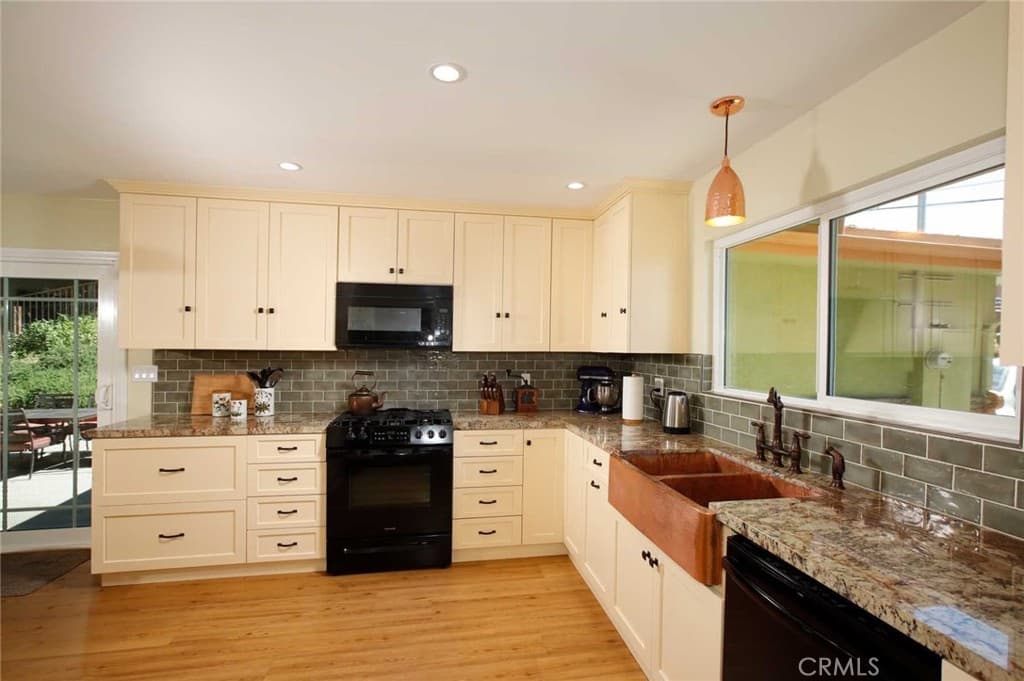 Home at 281 Spinks Canyon, Bradbury — photo 8 of 12