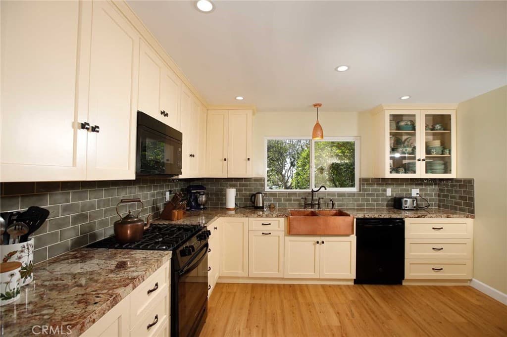 Home at 281 Spinks Canyon, Bradbury — photo 9 of 12