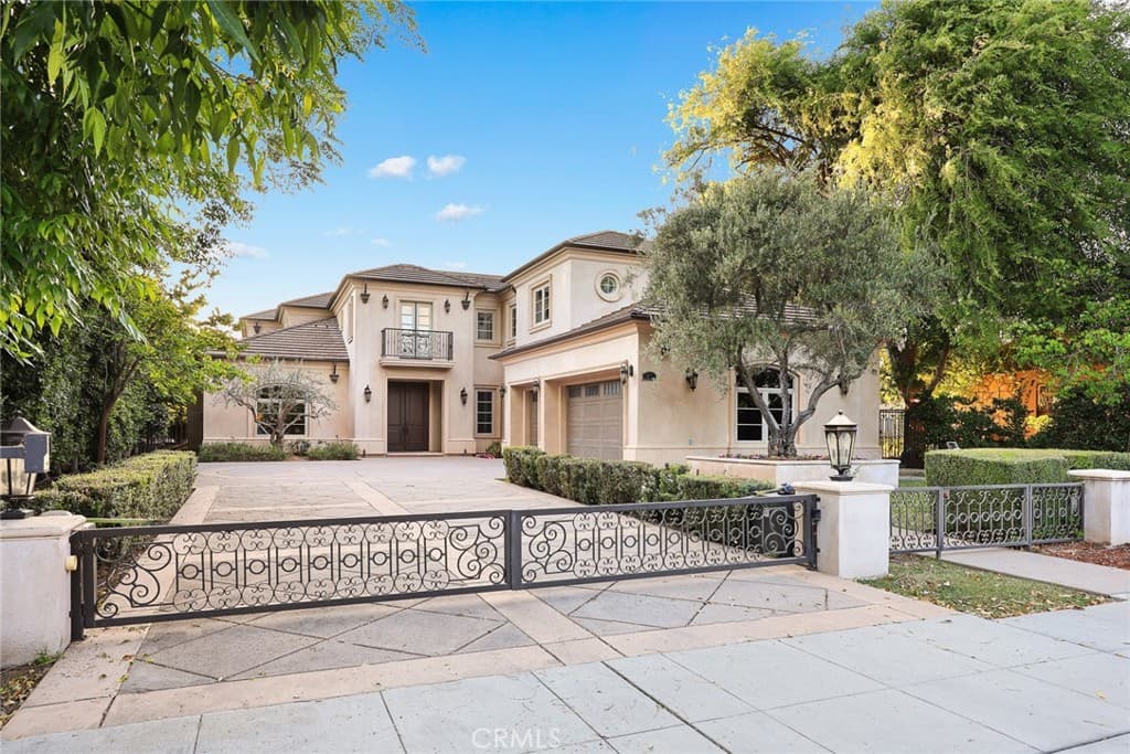Home at 1201 S 10th Ave, Arcadia — photo 1 of 12