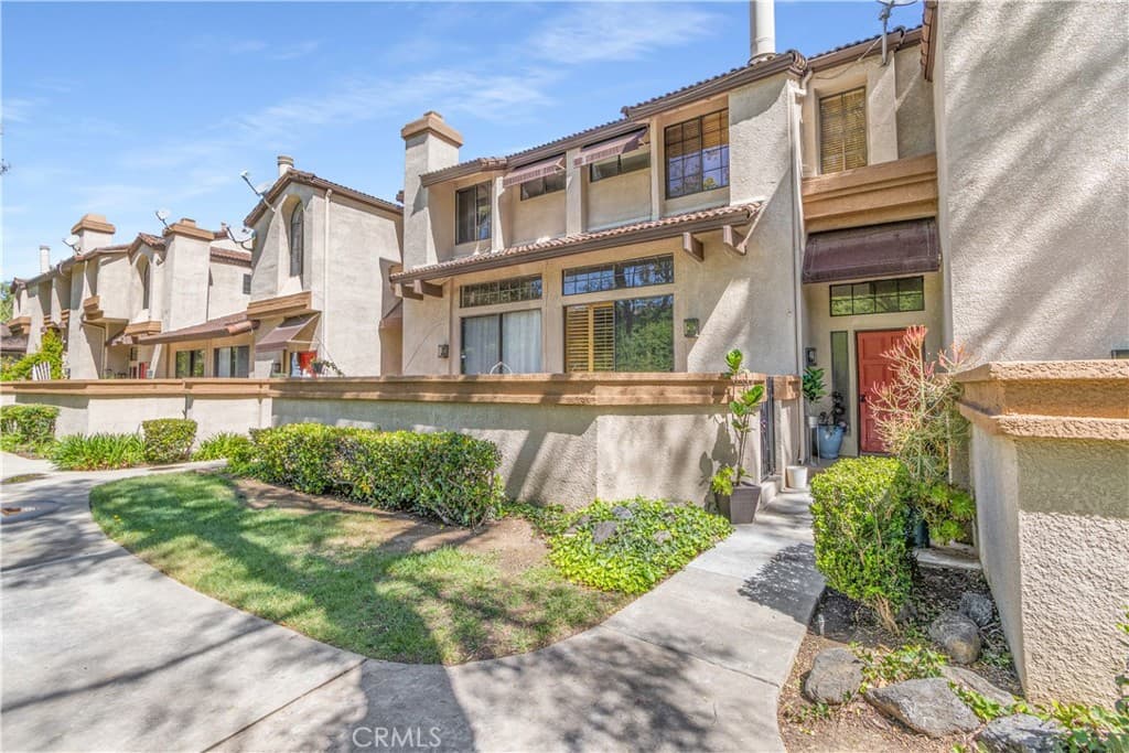 Condo at 11 Wildflower Pl, Pomona — photo 1 of 12