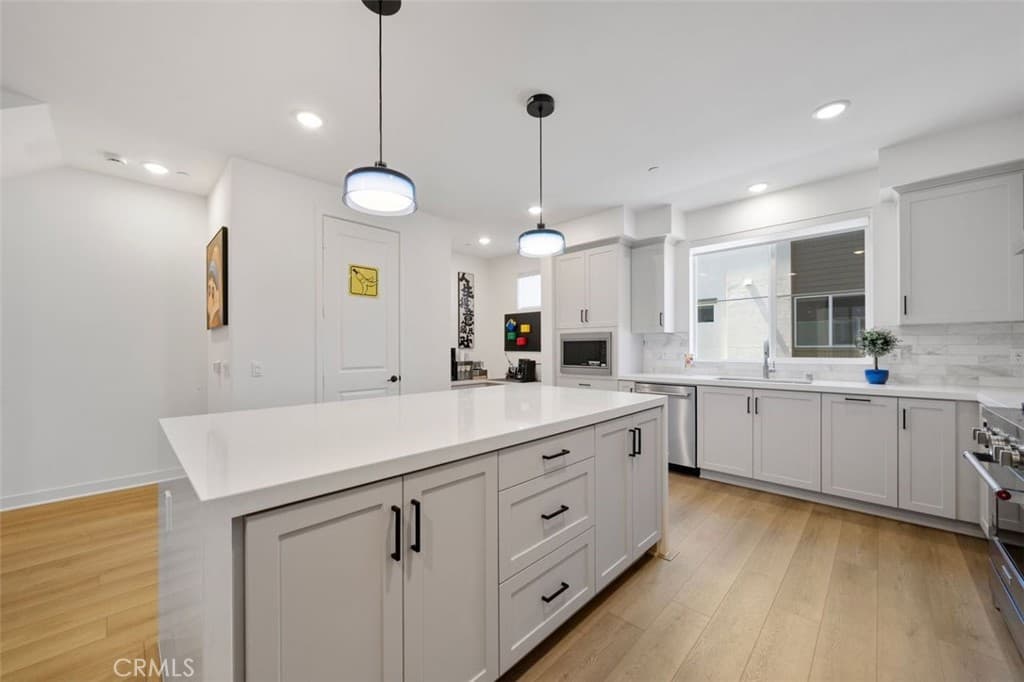 Townhouse at 4323 Jasmine Ln, Arcadia — photo 5 of 12