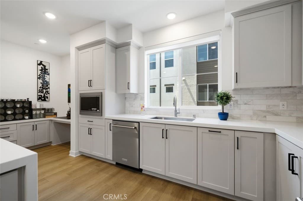Townhouse at 4323 Jasmine Ln, Arcadia — photo 6 of 12