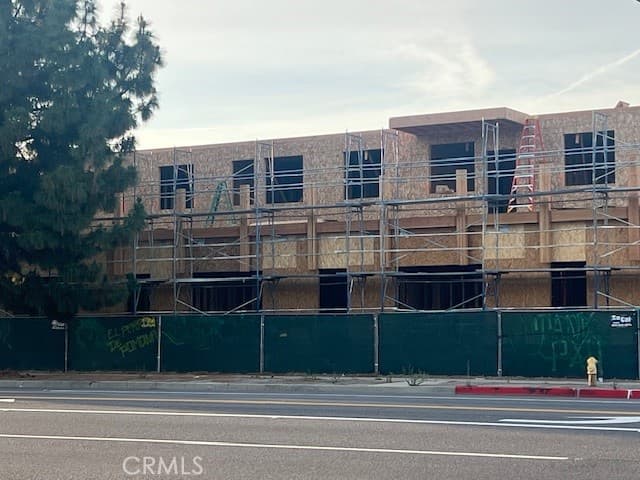 Home at 604 E Mission, Pomona — photo 11 of 12