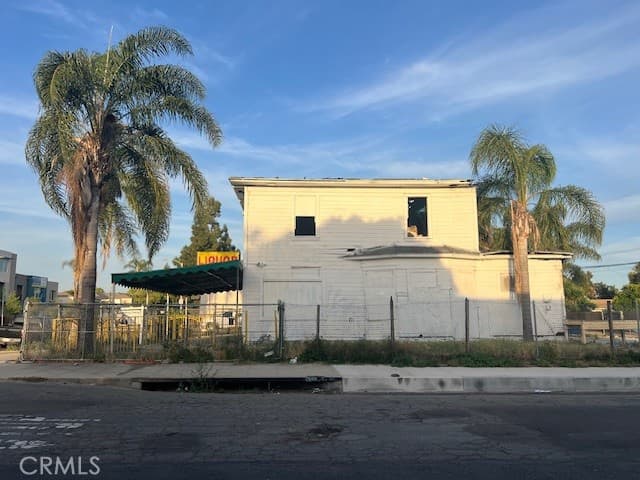 Home at 604 E Mission, Pomona — photo 3 of 12
