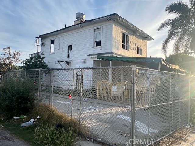 Home at 604 E Mission, Pomona — photo 4 of 12