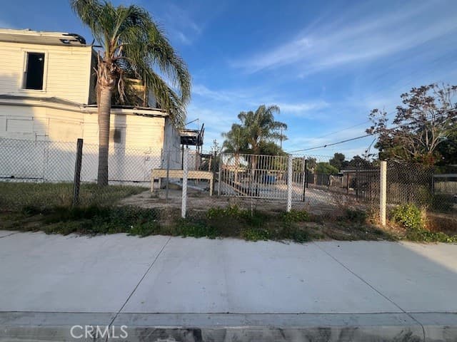Home at 604 E Mission, Pomona — photo 7 of 12