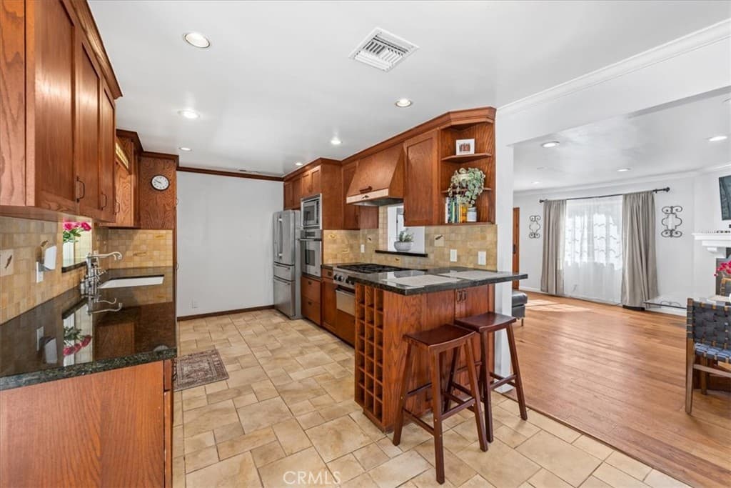 Home at 431 Highland, Monrovia — photo 11 of 12