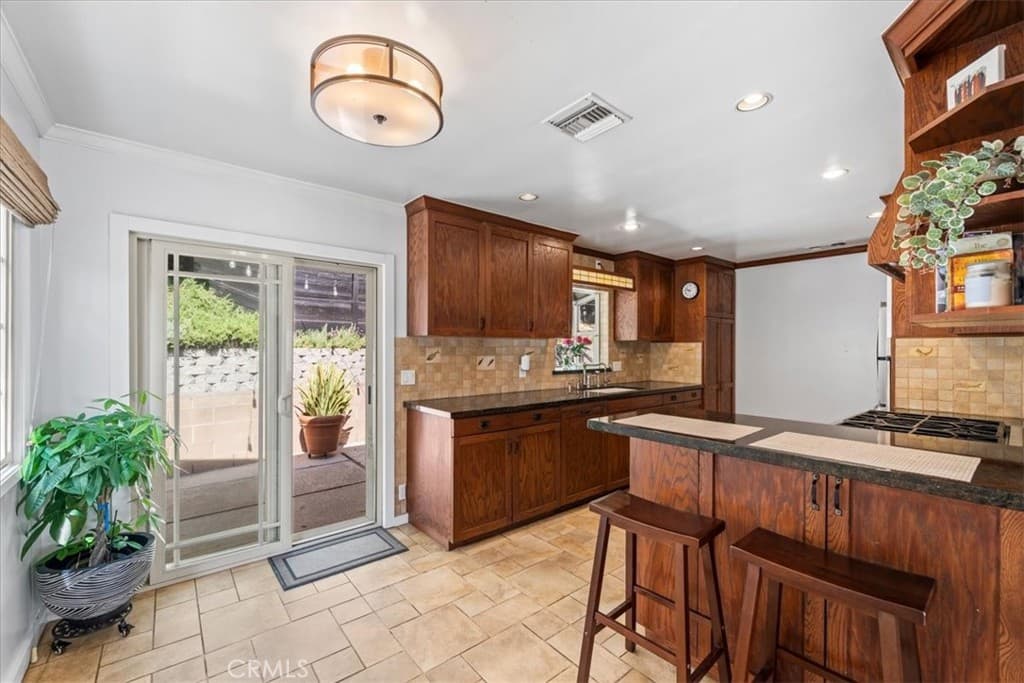 Home at 431 Highland, Monrovia — photo 10 of 12