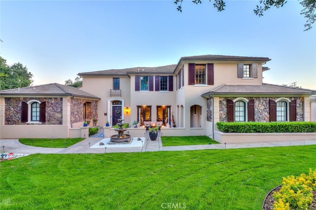 Home at 725 Carriage House Drive, Arcadia — photo 4 of 12