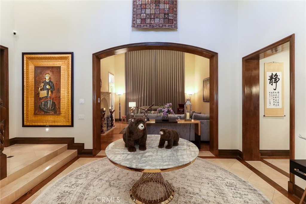 Home at 725 Carriage House Drive, Arcadia — photo 5 of 12