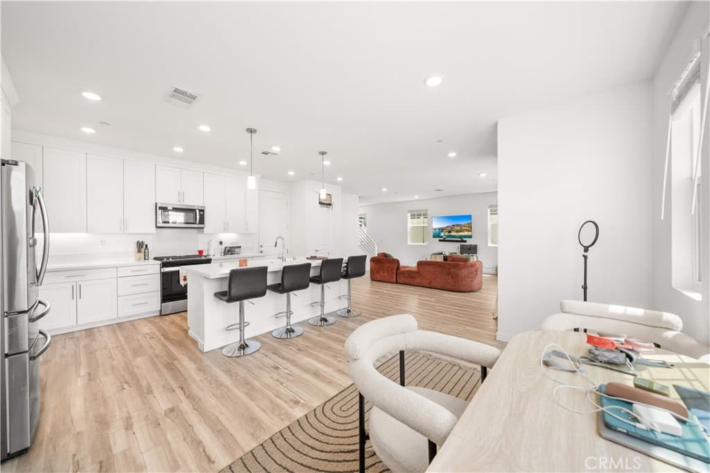 Home at 2860 Sapphire Road, La Verne — photo 10 of 12