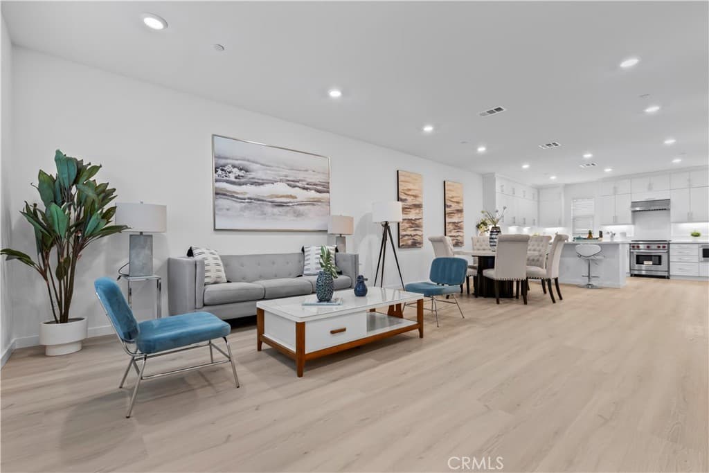 Condo at 4389 Maple Ln, Arcadia — photo 1 of 12
