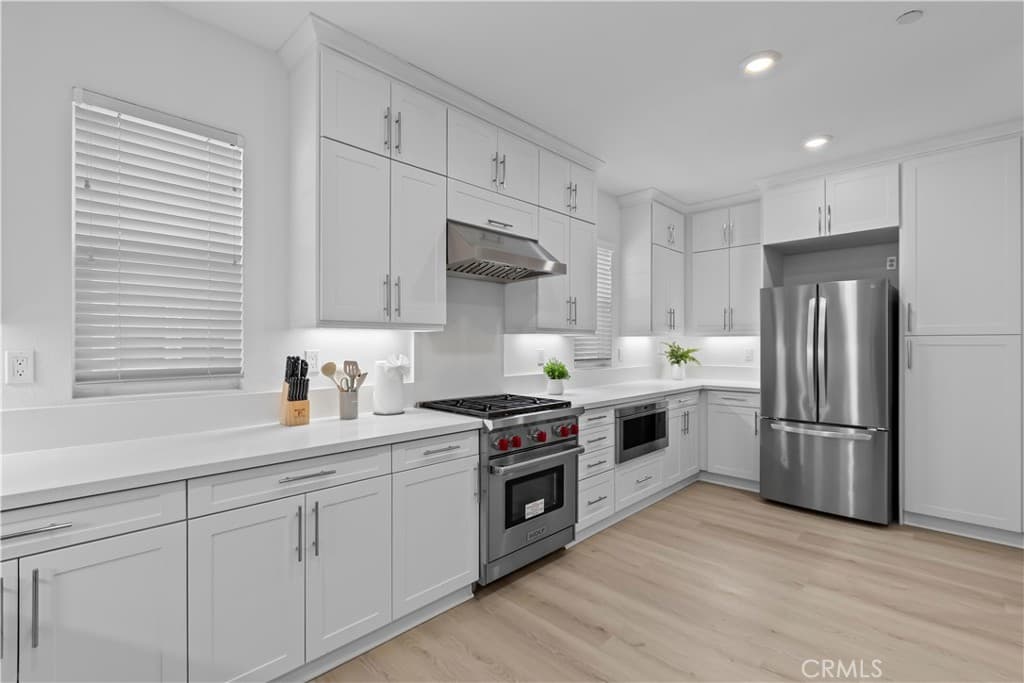 Condo at 4389 Maple Ln, Arcadia — photo 3 of 12