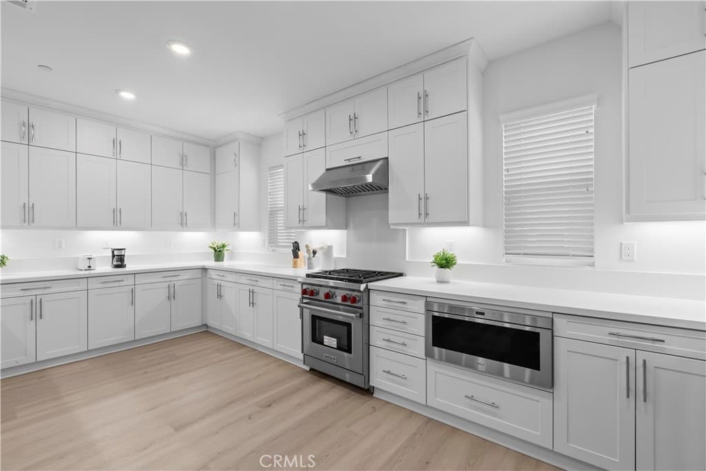 Condo at 4389 Maple Ln, Arcadia — photo 4 of 12