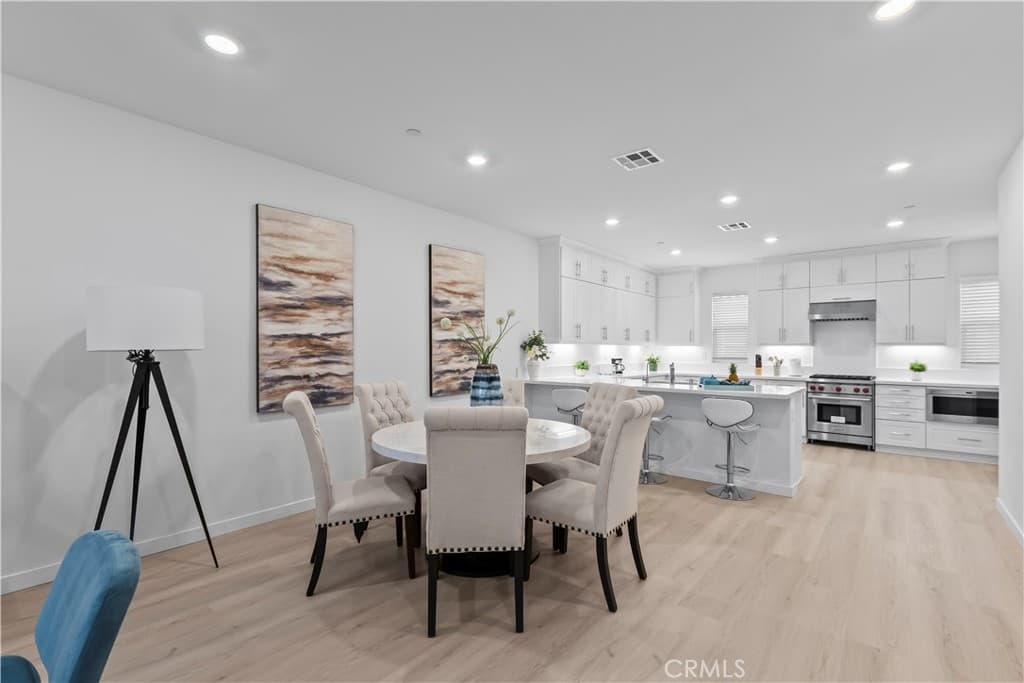 Condo at 4389 Maple Ln, Arcadia — photo 8 of 12