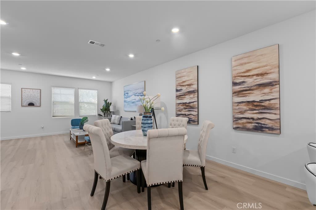 Condo at 4389 Maple Ln, Arcadia — photo 9 of 12