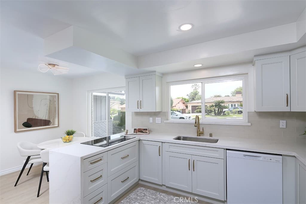 Home at 255 Sharon, Arcadia — photo 7 of 12