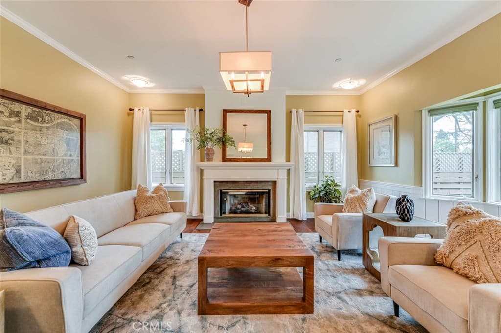 Home at 264 Norumbega, Monrovia — photo 5 of 12