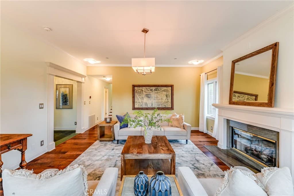 Home at 264 Norumbega, Monrovia — photo 8 of 12