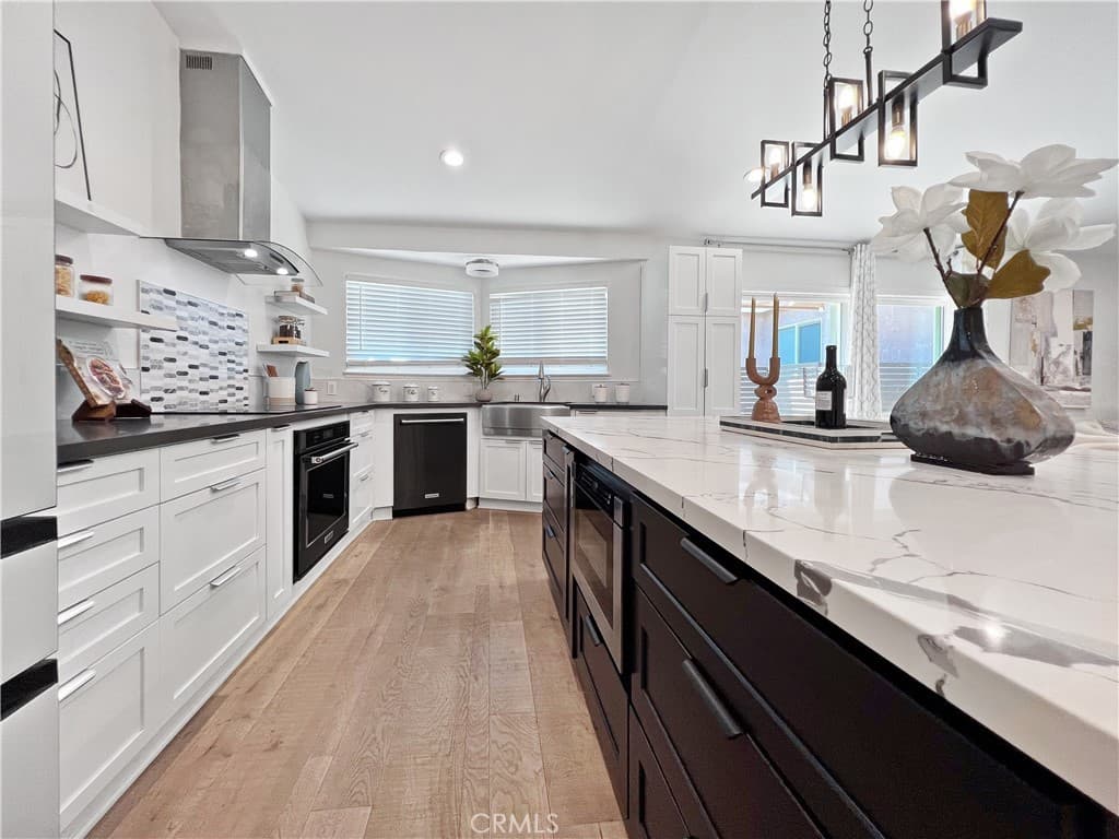 Home at 913 Durango Court, San Dimas — photo 4 of 12
