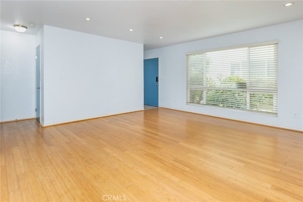 Condo at 1434 Highland Avenue 8, Duarte — photo 4 of 12
